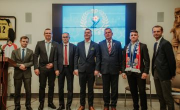 Bo piłka jest jedna...